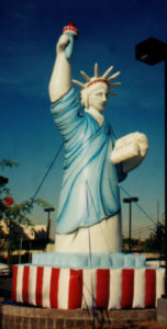 Chicago advertising balloons - giant 25 feet tall Sttue of Liberty inflatableq